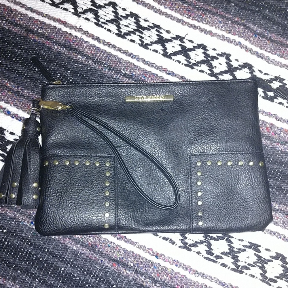 Black steve Madden Bad. Good Condition and no tare